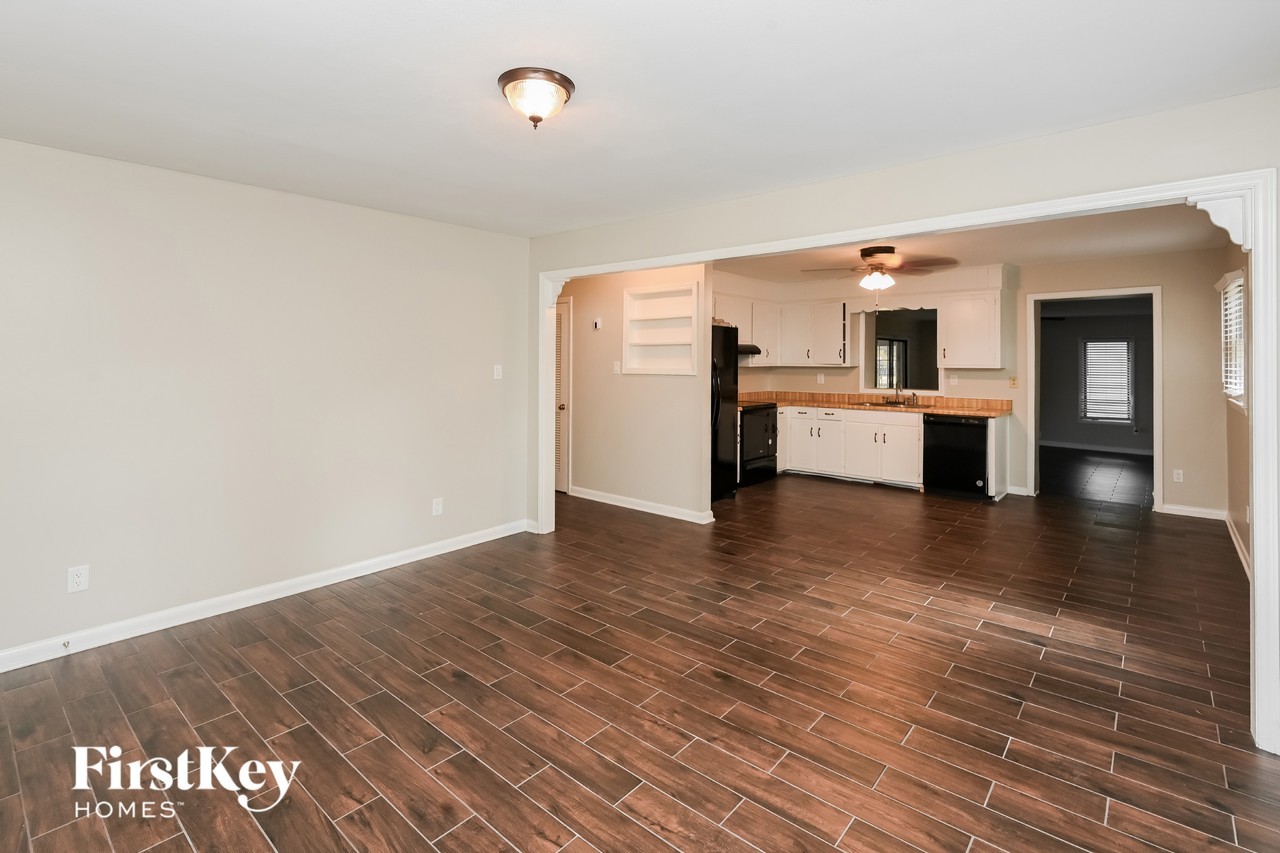 901 Vickery Dr - Photo 5 of 15