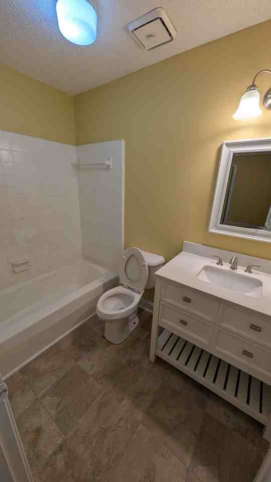 2622 Kingston Drive - Photo 4 of 36