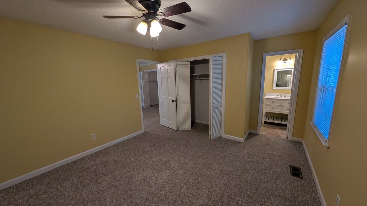 2622 Kingston Drive - Photo 5 of 36