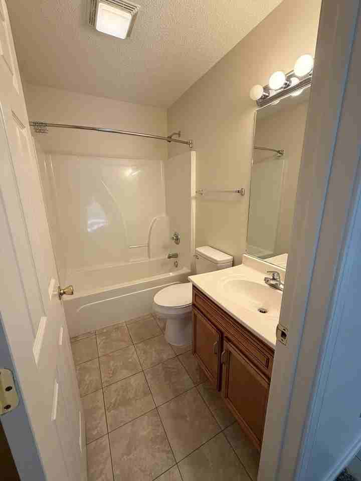 624 North College Street - Photo 7 of 12