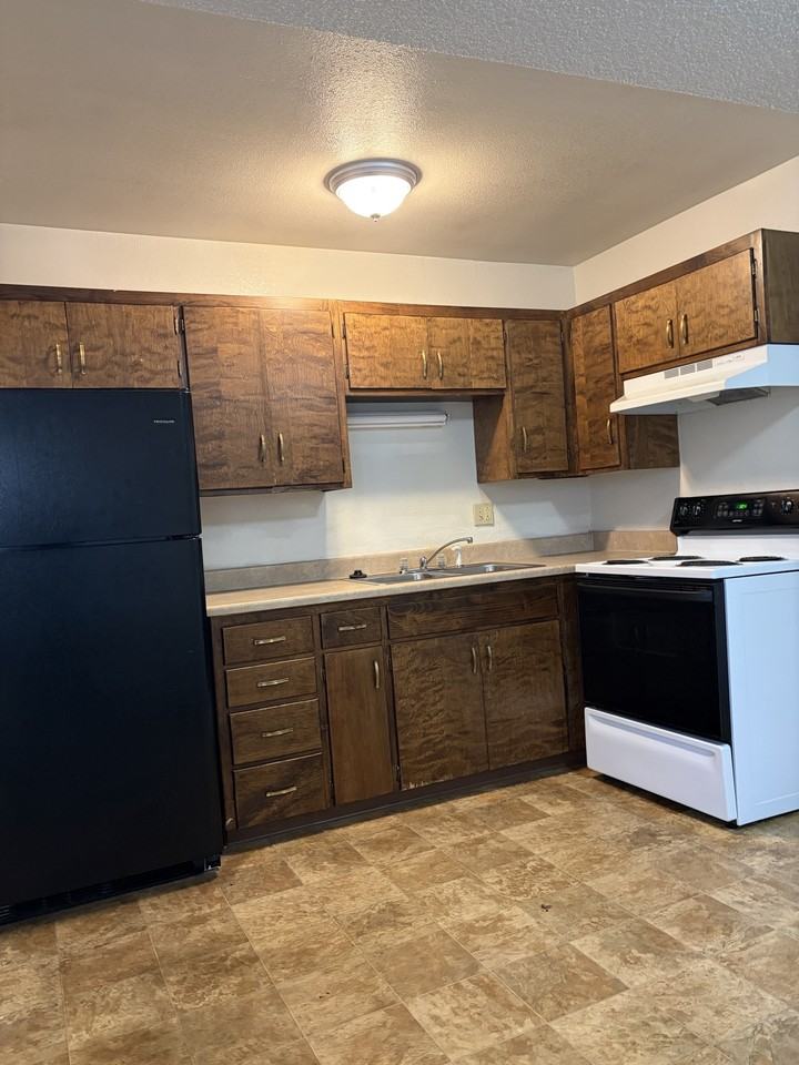 1101 Downey Street - Photo 2 of 6