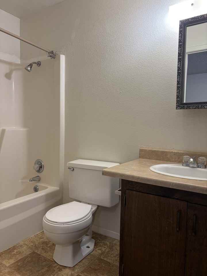 1101 Downey Street - Photo 5 of 6