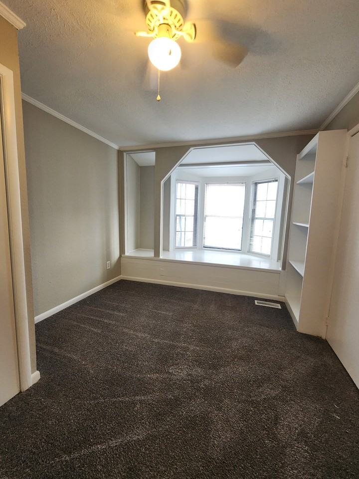 1319 Autumn Avenue - Photo 5 of 22