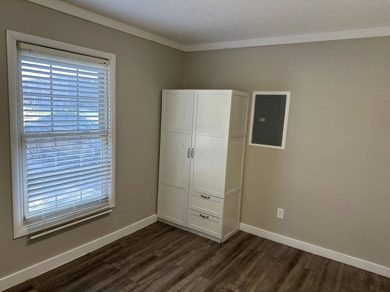 1501 Autumn Ave - Photo 5 of 14