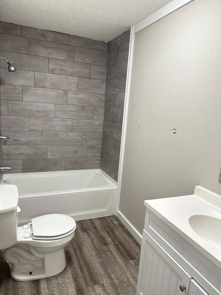 1501 Autumn Ave - Photo 6 of 14