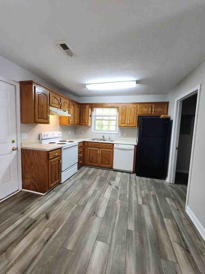 1505 Autumn Avenue - Photo 5 of 12