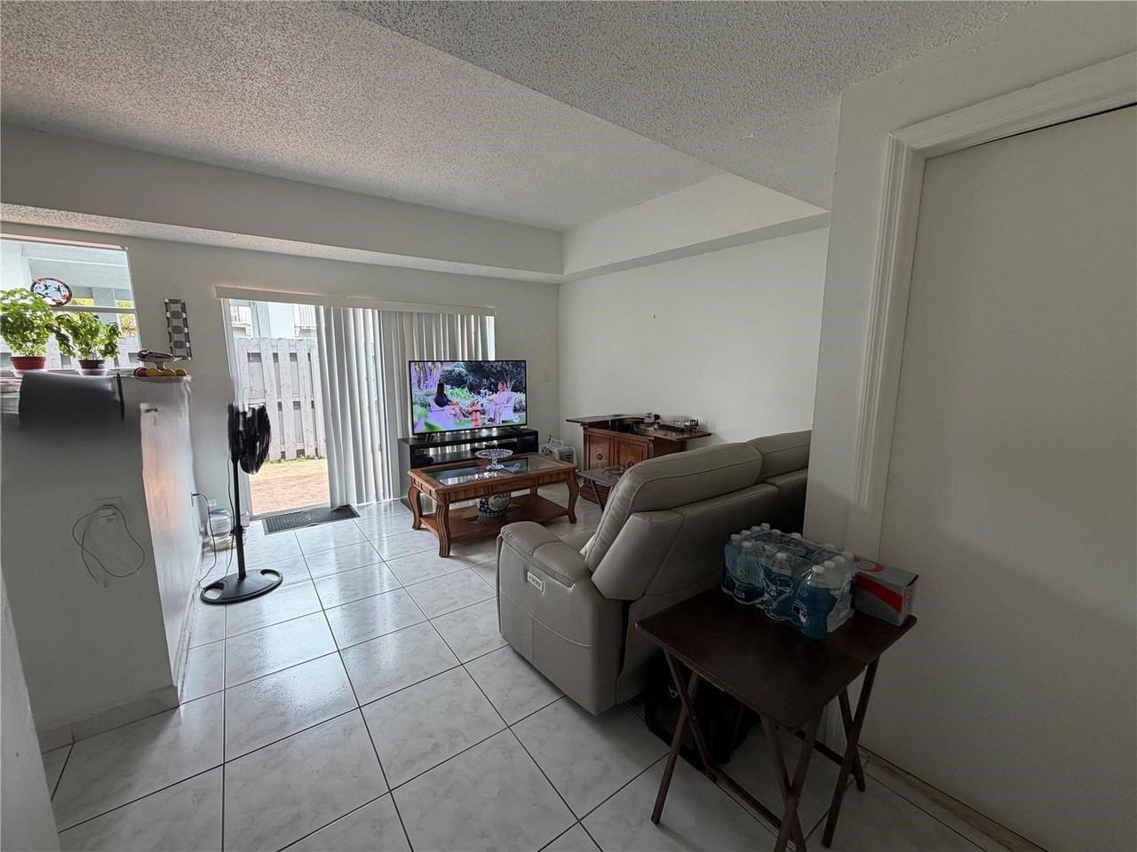5240 Nw 109th Ave - Photo 3 of 4