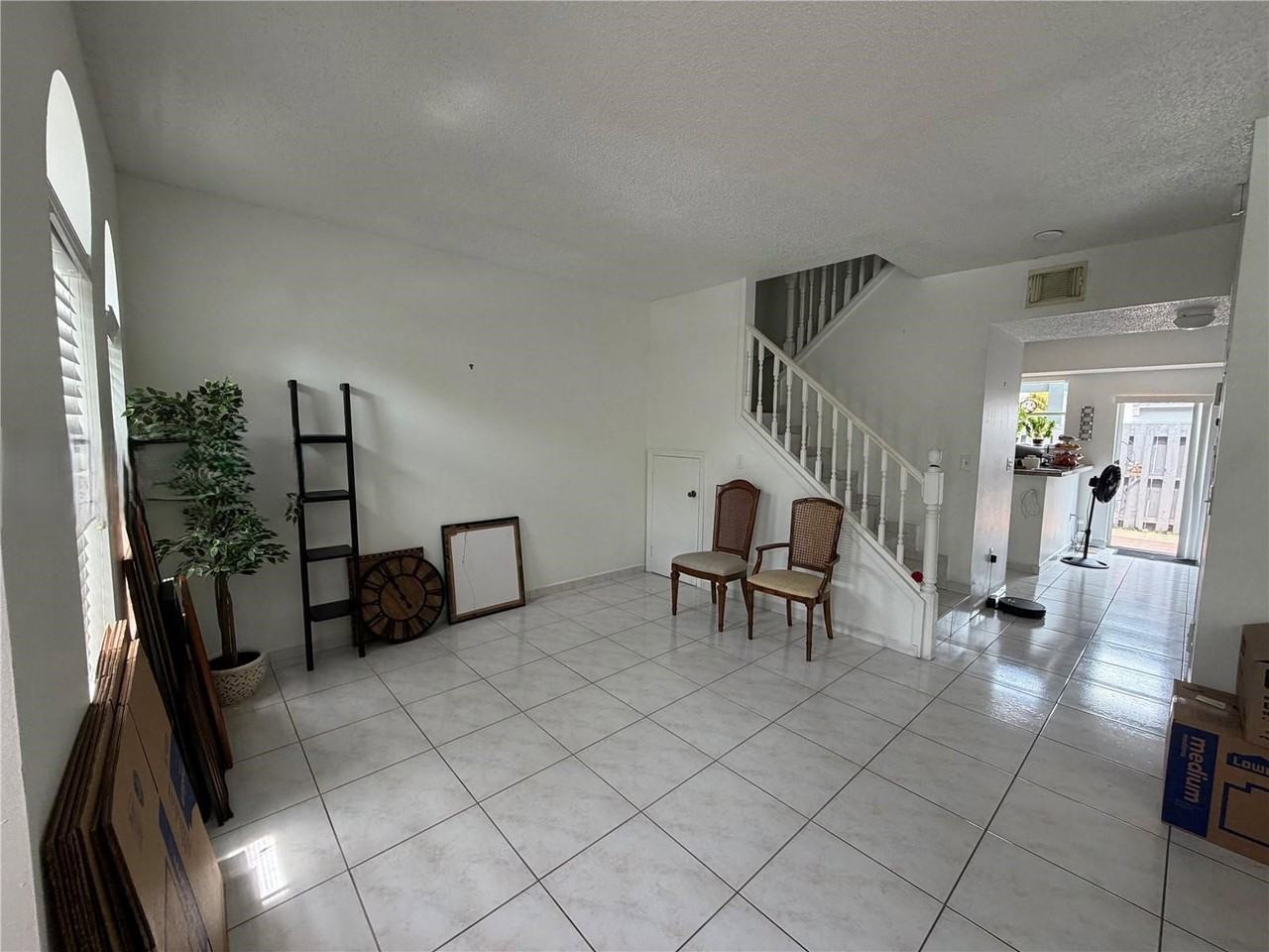 5240 Nw 109th Ave - Photo 4 of 4