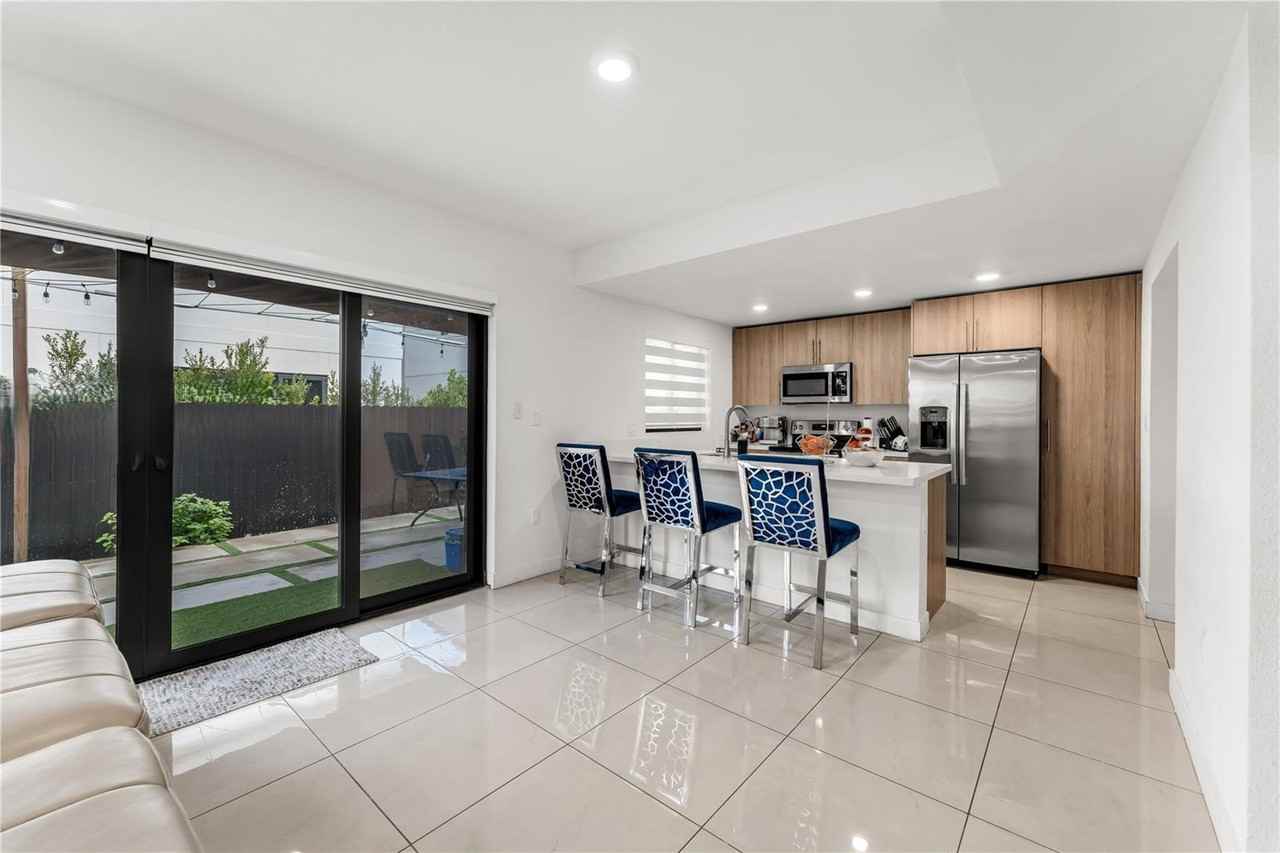 1164 Nw 2nd Ave - Photo 2 of 8