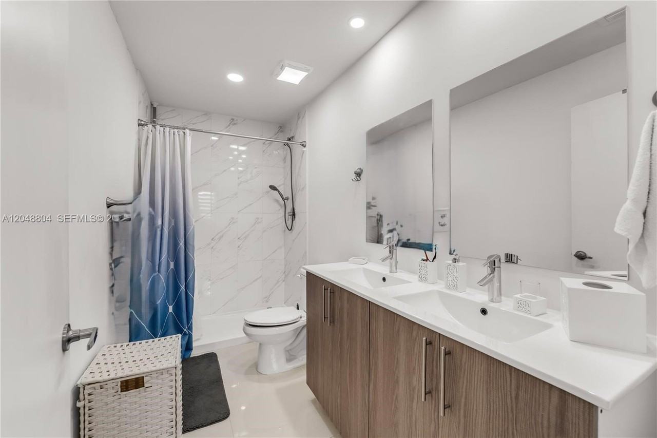 1164 Nw 2nd Ave - Photo 7 of 8