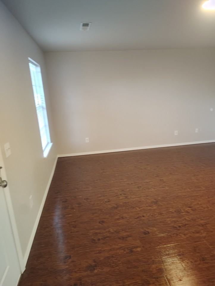 Park Plaza Apartments - Photo 4 of 35