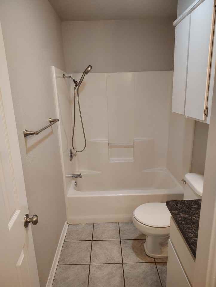 Park Plaza Apartments - Photo 6 of 35