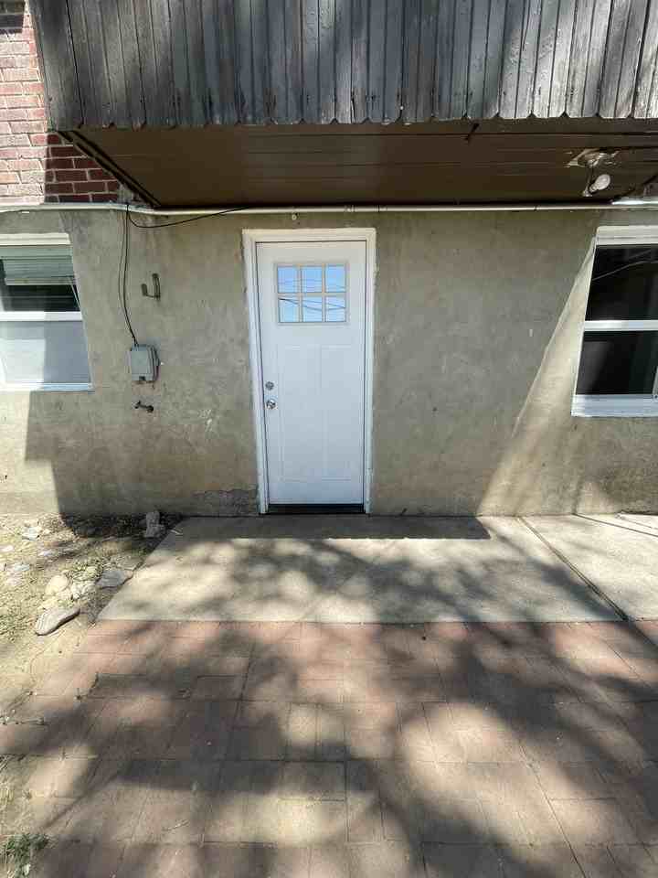 2915 Madison Ave (Lower) - Photo 2 of 16