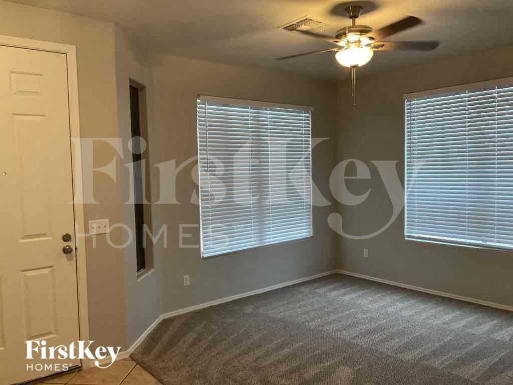 2911 W Carson Rd - Photo 2 of 12