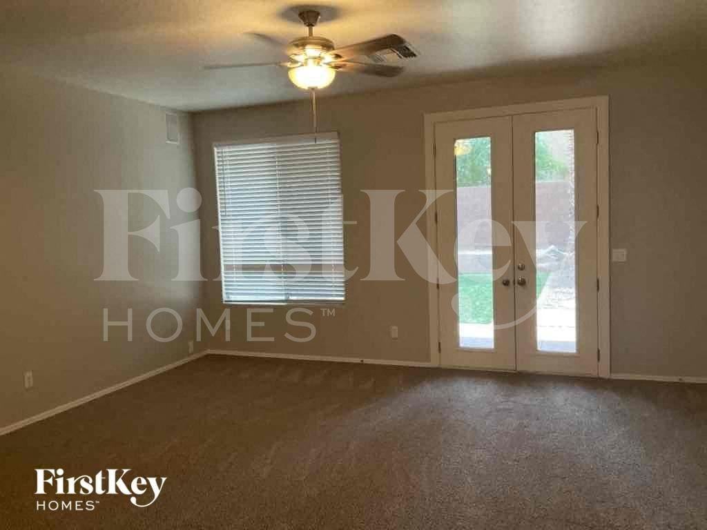 2911 W Carson Rd - Photo 3 of 12