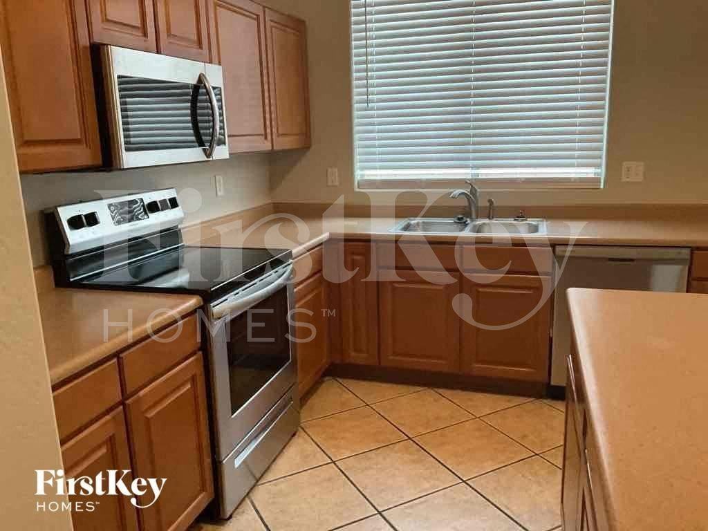 2911 W Carson Rd - Photo 5 of 12