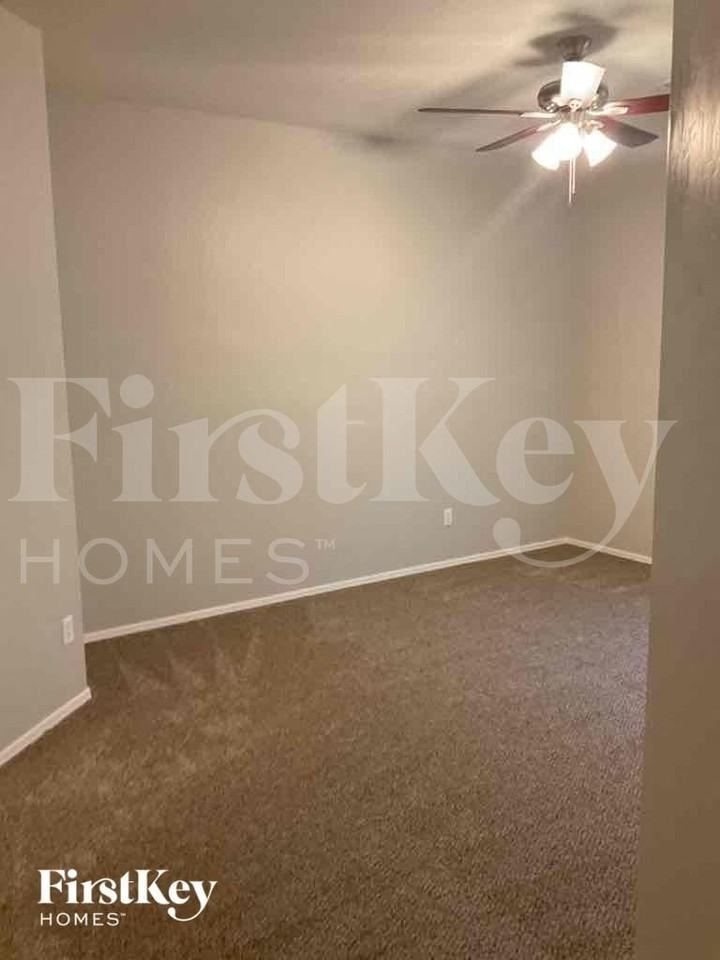 2911 W Carson Rd - Photo 7 of 12