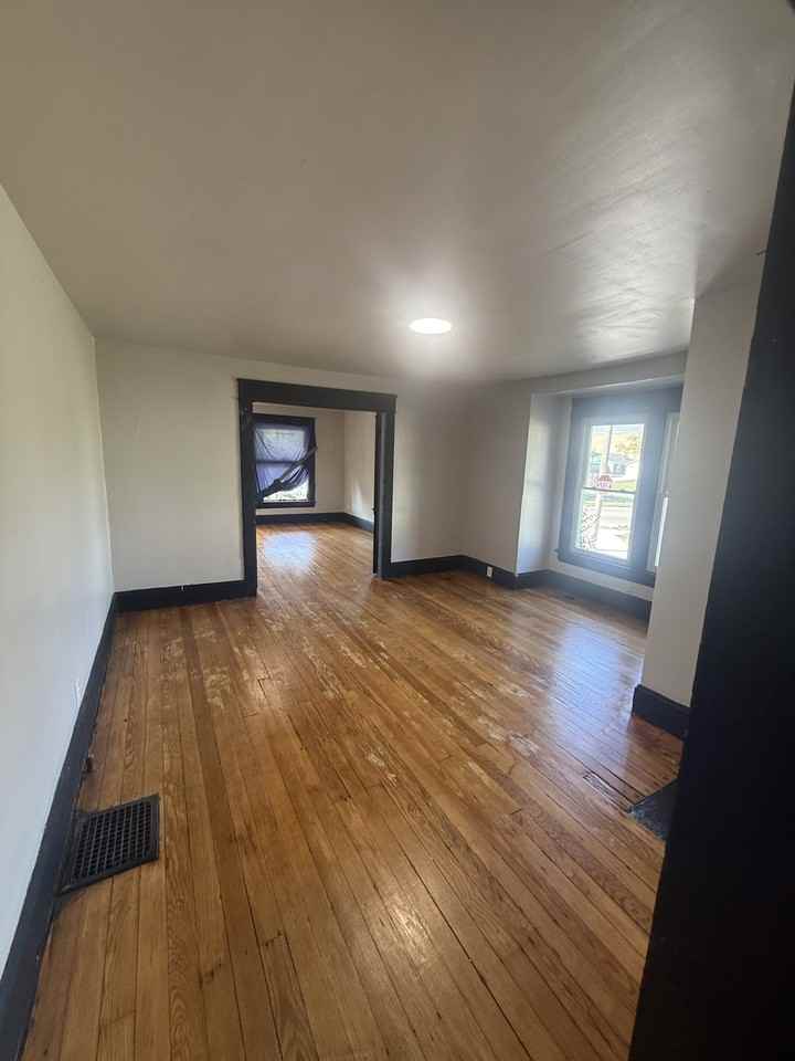 302 Selma Road - Photo 2 of 4