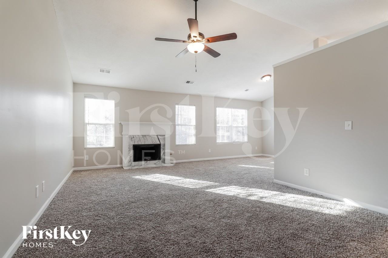 1698 Fort Connors Way - Photo 2 of 15