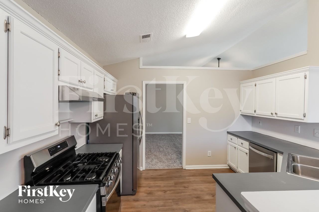1698 Fort Connors Way - Photo 4 of 15