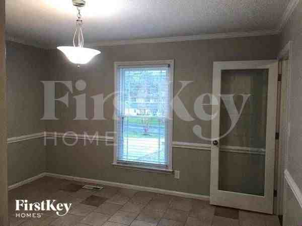 2011 Jefferson Ave - Photo 2 of 10