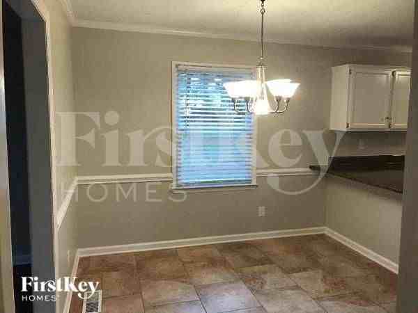 2011 Jefferson Ave - Photo 4 of 10