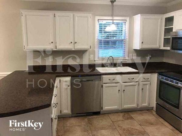 2011 Jefferson Ave - Photo 6 of 10