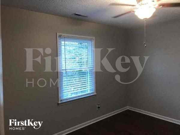 2011 Jefferson Ave - Photo 7 of 10