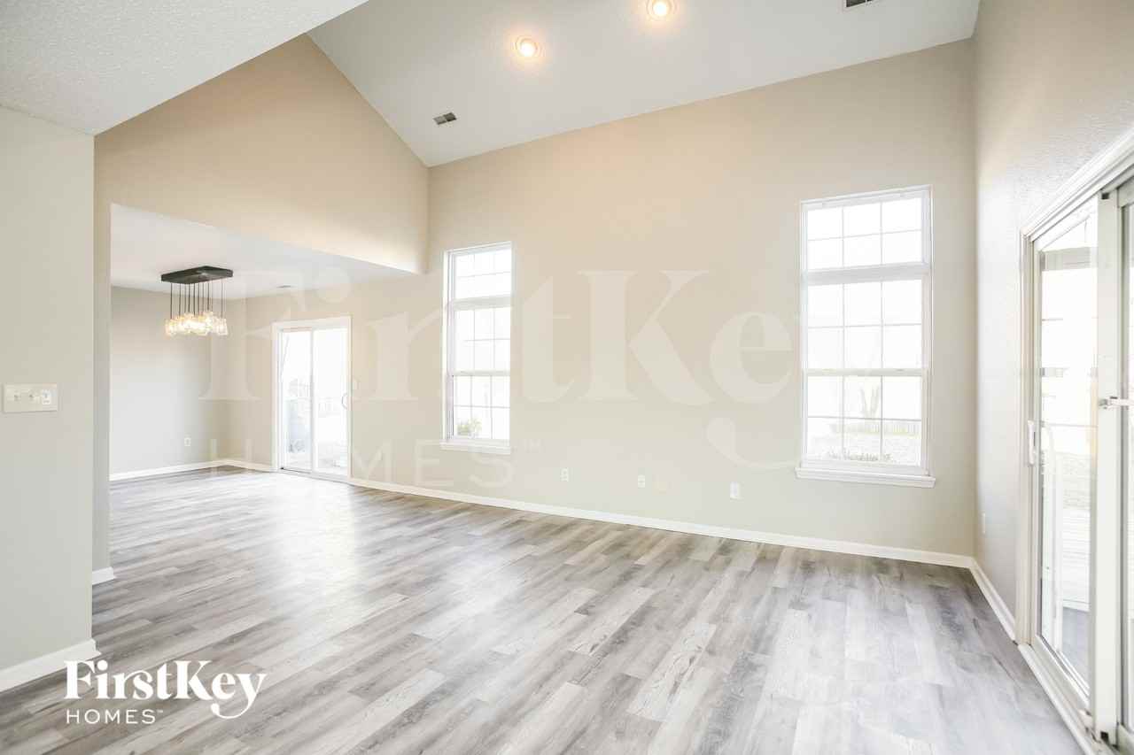11975 Cat Tail Ct - Photo 4 of 15