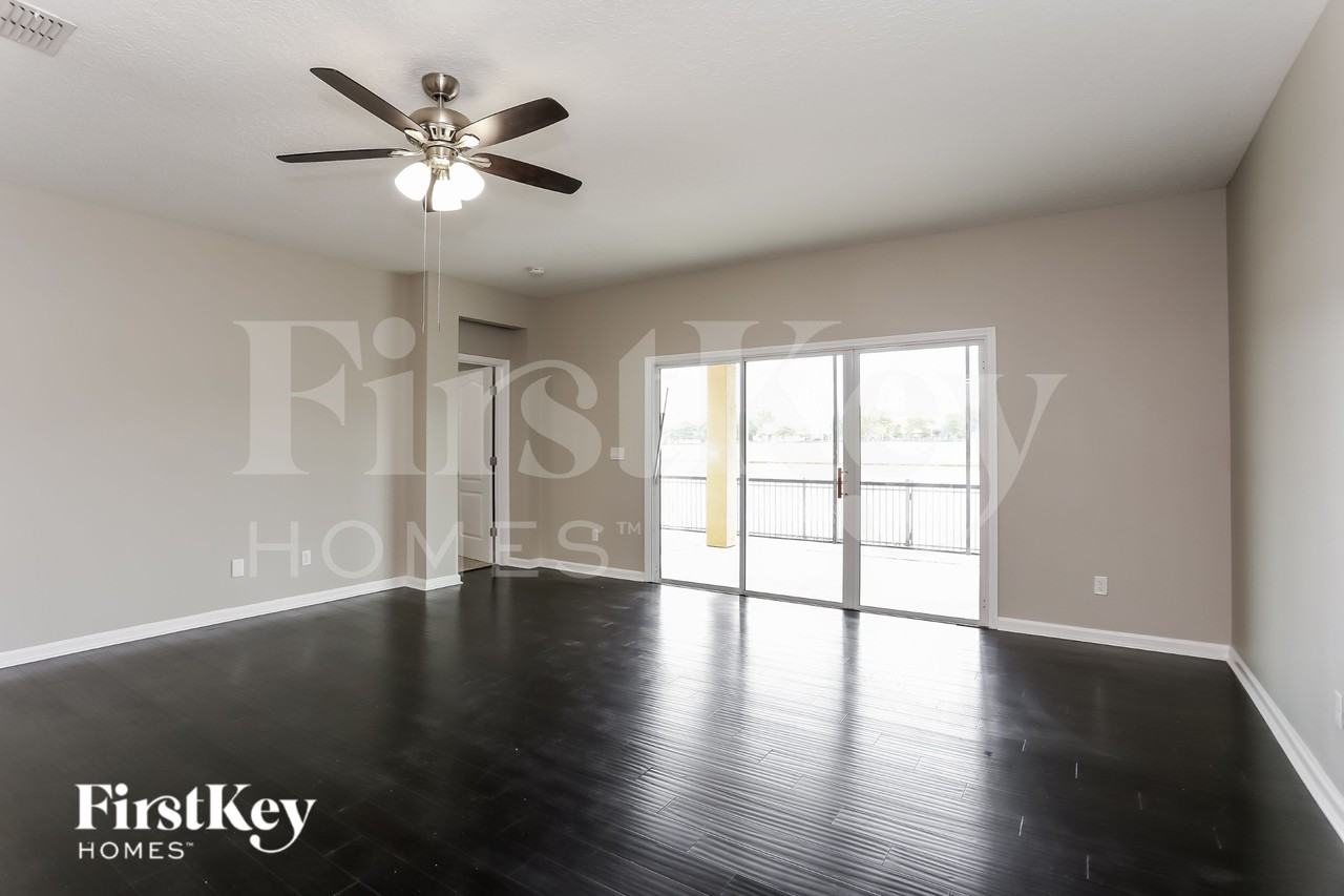 16367 Magnolia Grove Way - Photo 3 of 16
