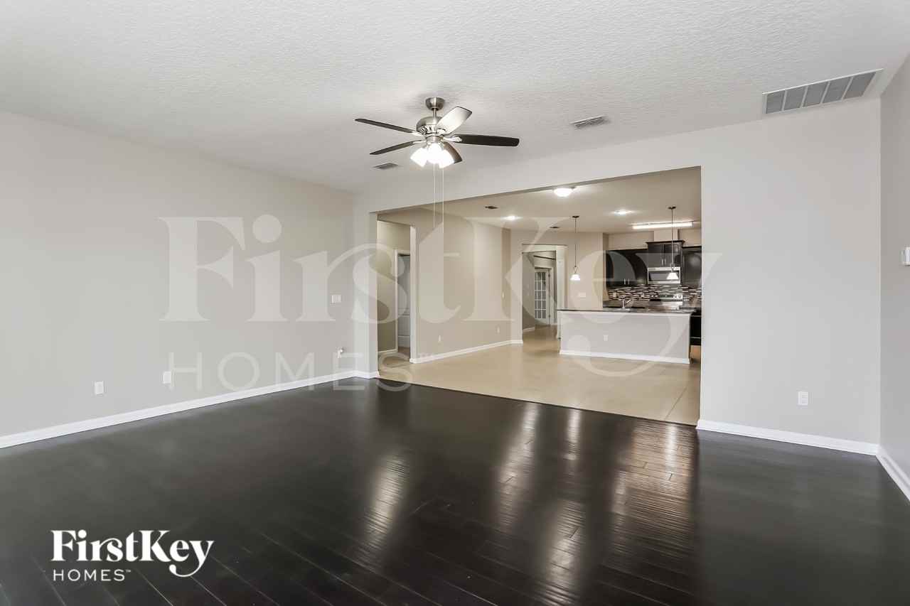 16367 Magnolia Grove Way - Photo 4 of 16