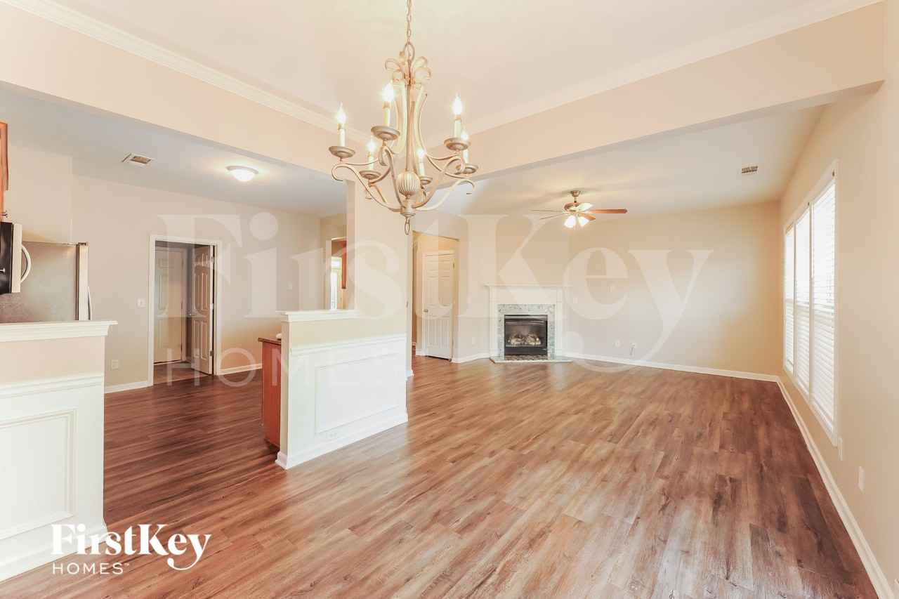 5440 Crestwick Way - Photo 4 of 15