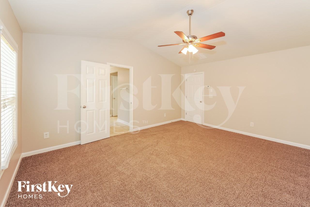 5440 Crestwick Way - Photo 7 of 15
