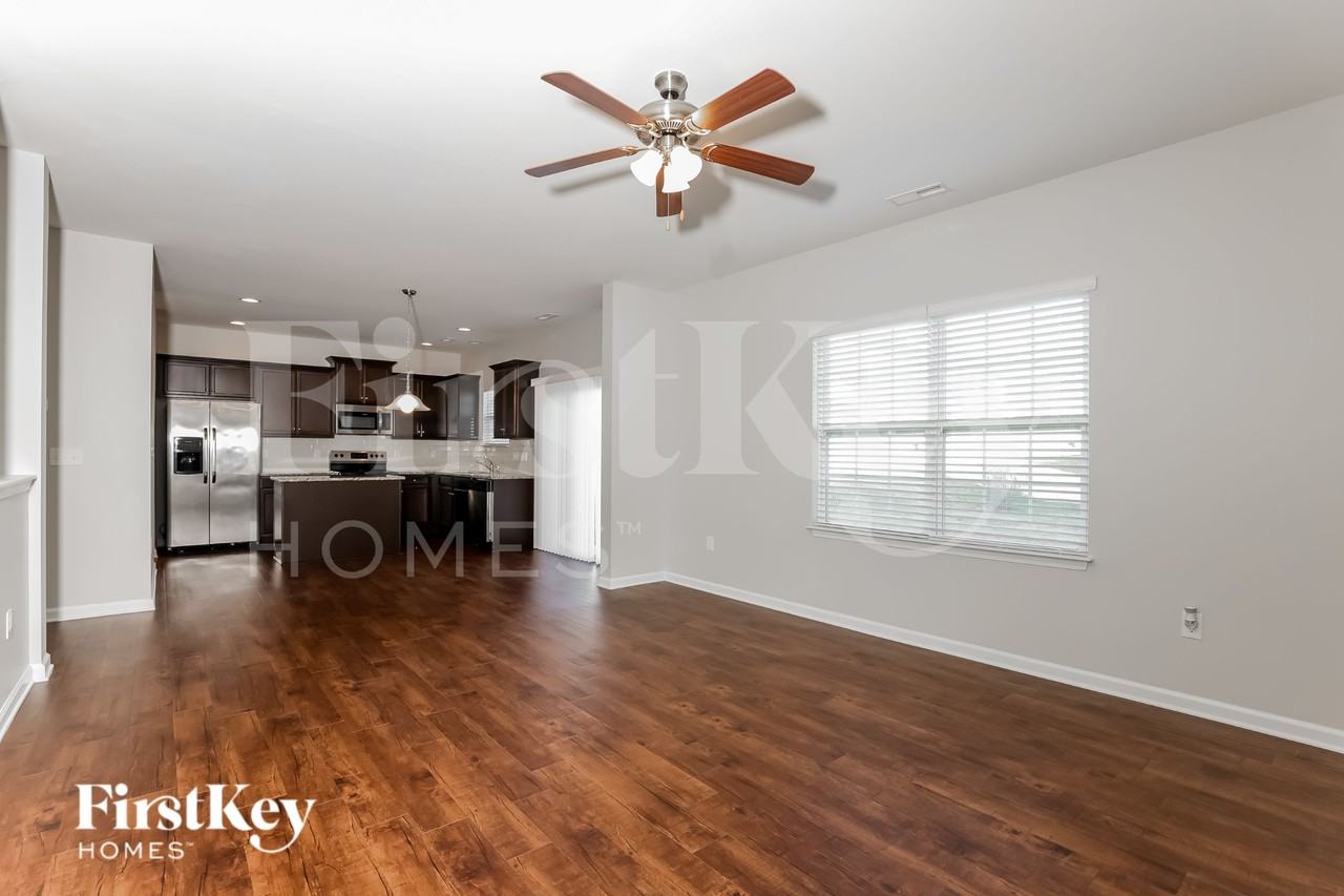 1509 Stark Spring St - Photo 3 of 15