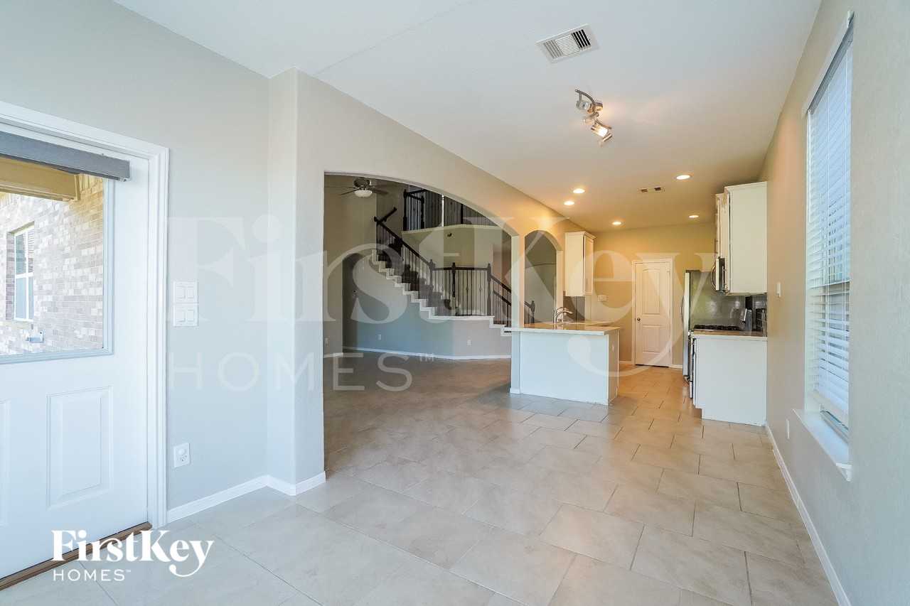 5510 Glenfield Spring Ln - Photo 5 of 15