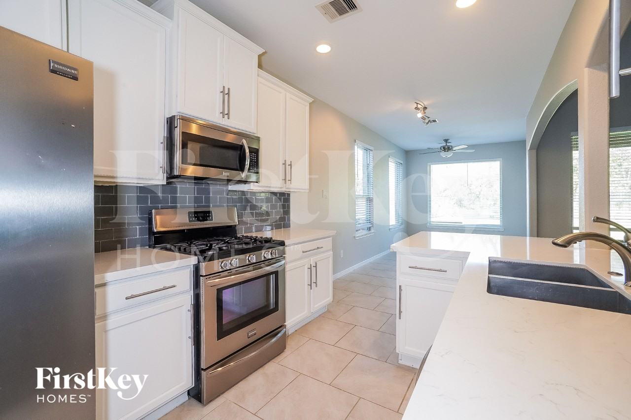 5510 Glenfield Spring Ln - Photo 6 of 15