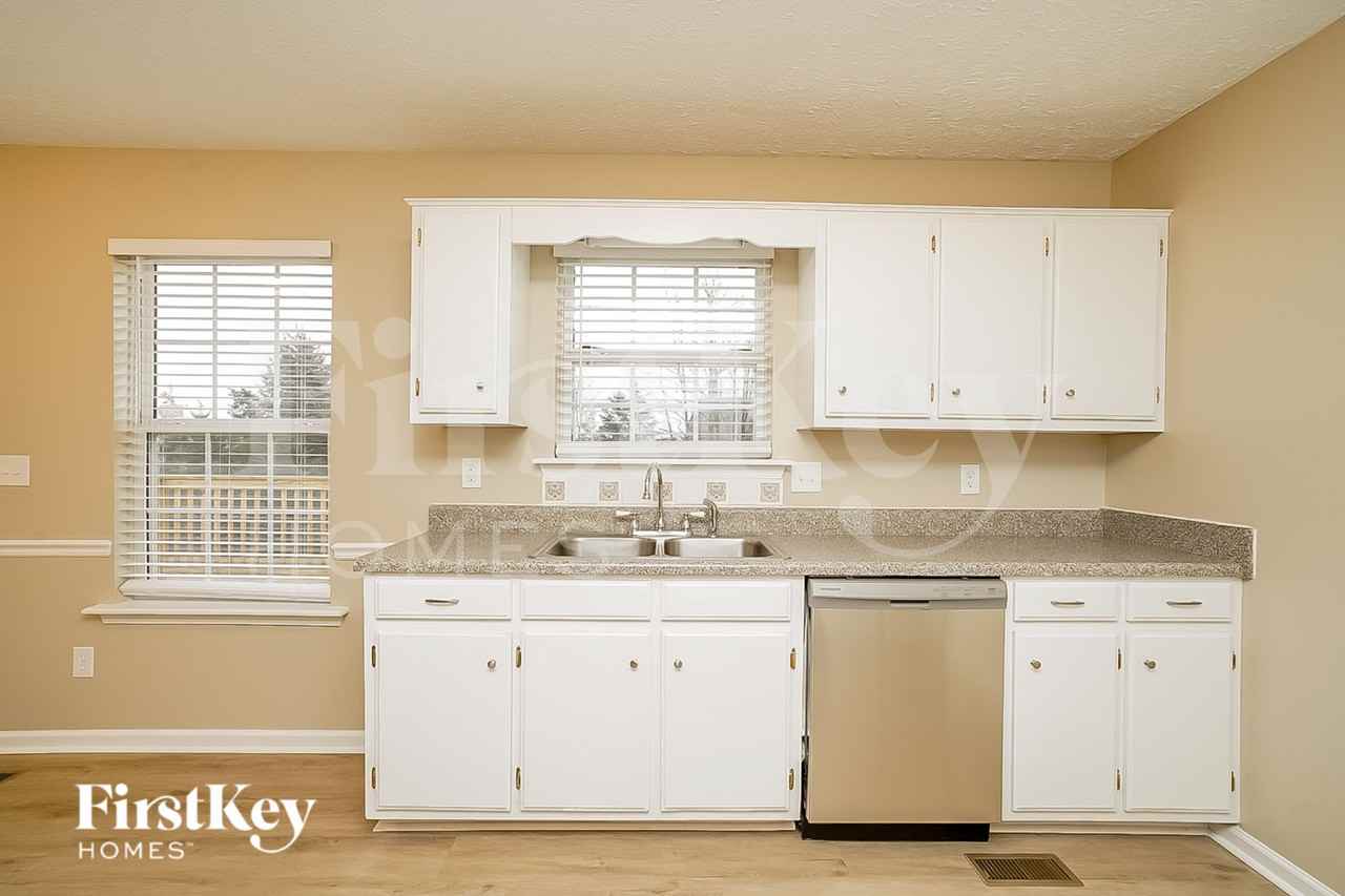 1415 Tuffnell Dr - Photo 4 of 15