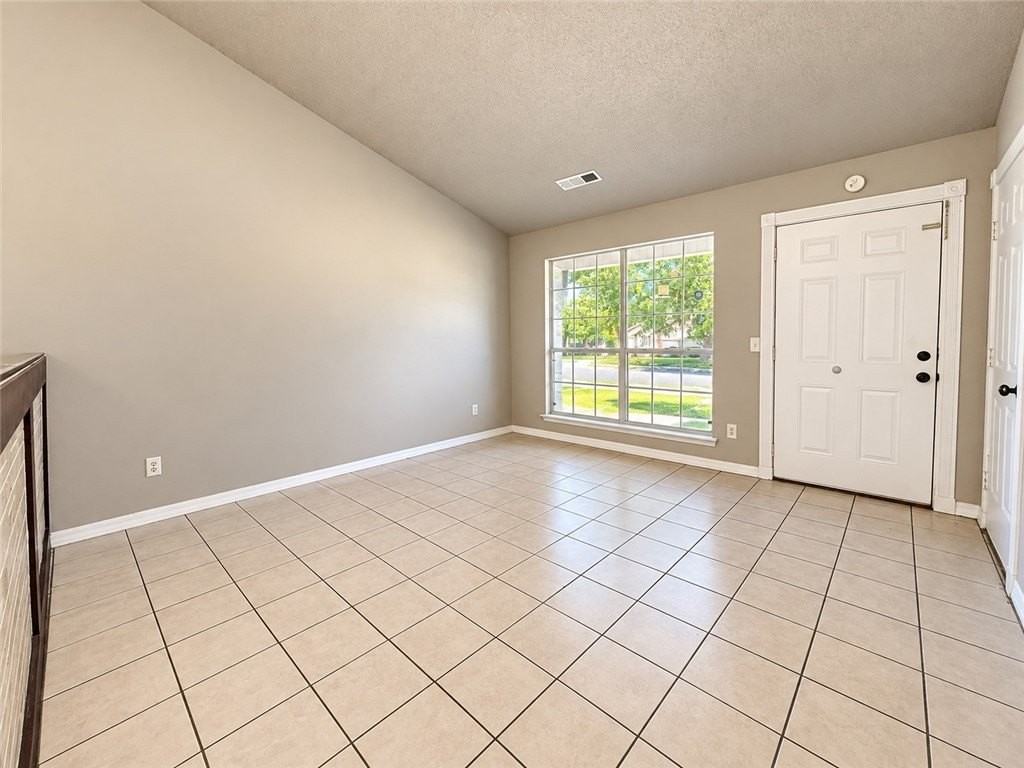 2678 Brookside St - Photo 4 of 22