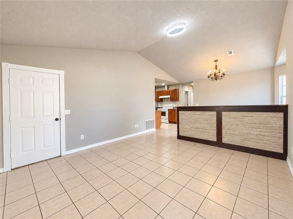 2678 Brookside St - Photo 5 of 22