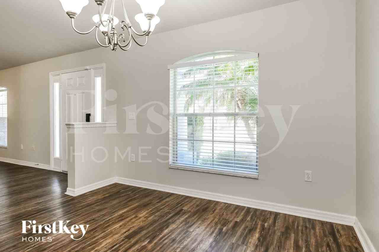 557 Reddicks Cir - Photo 7 of 16