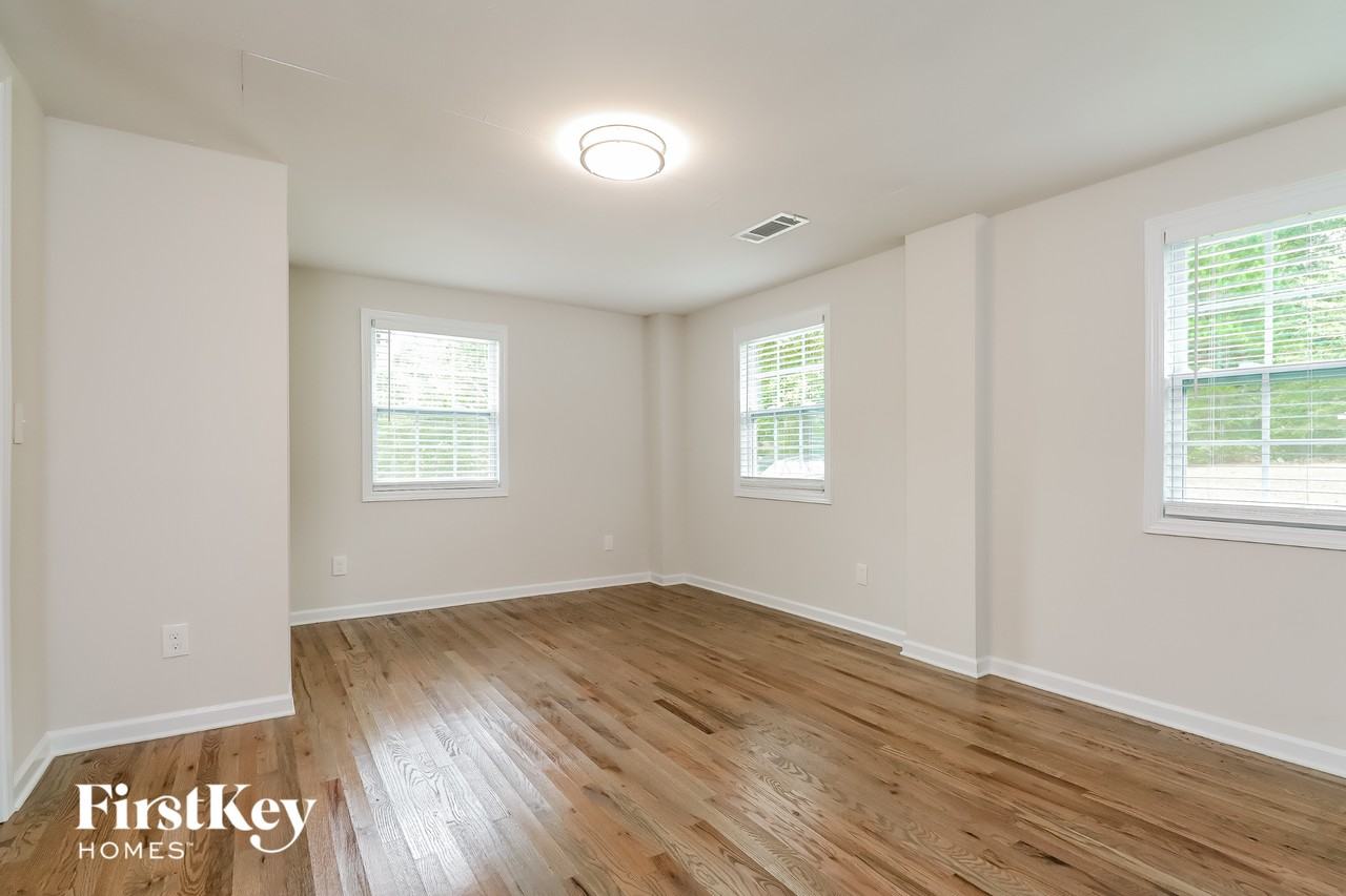 2420 Christian Cir - Photo 2 of 15