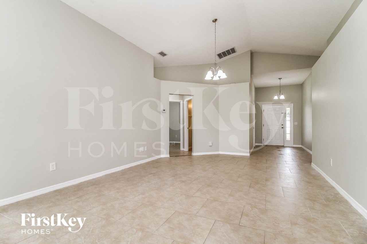 3619 Monument Dr - Photo 3 of 15