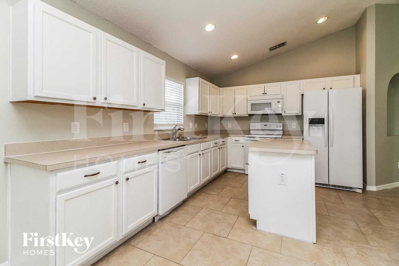 3619 Monument Dr - Photo 5 of 15