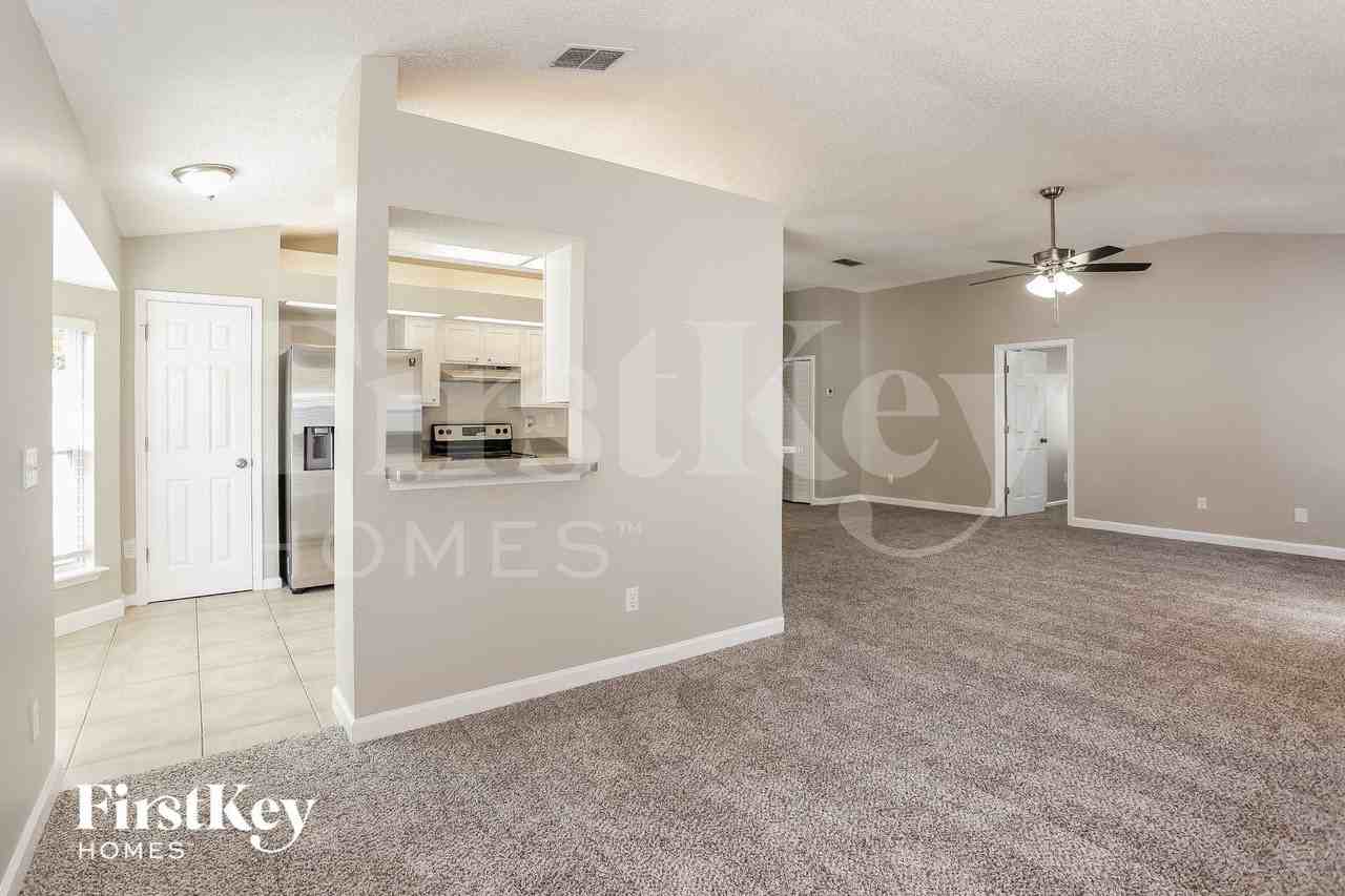 4533 Cobblefield Cir W - Photo 5 of 15