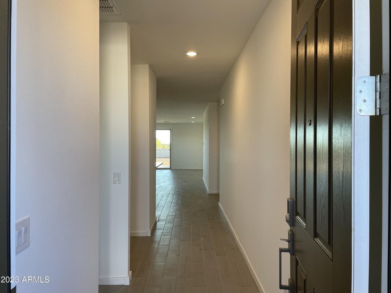 17401 W Red Fox Rd - Photo 5 of 41