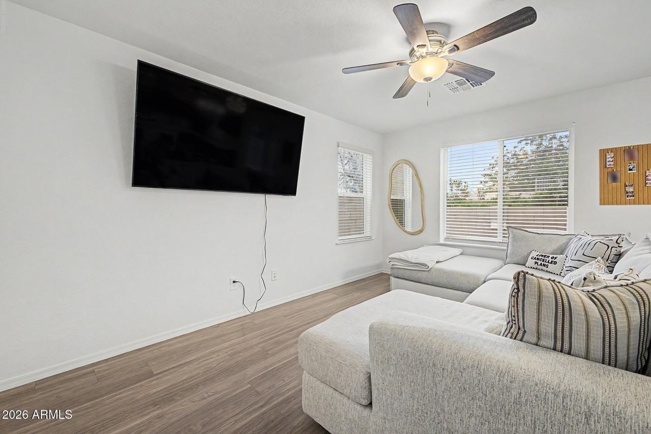 1967 E Don Carlos Ave #1006 - Photo 5 of 41