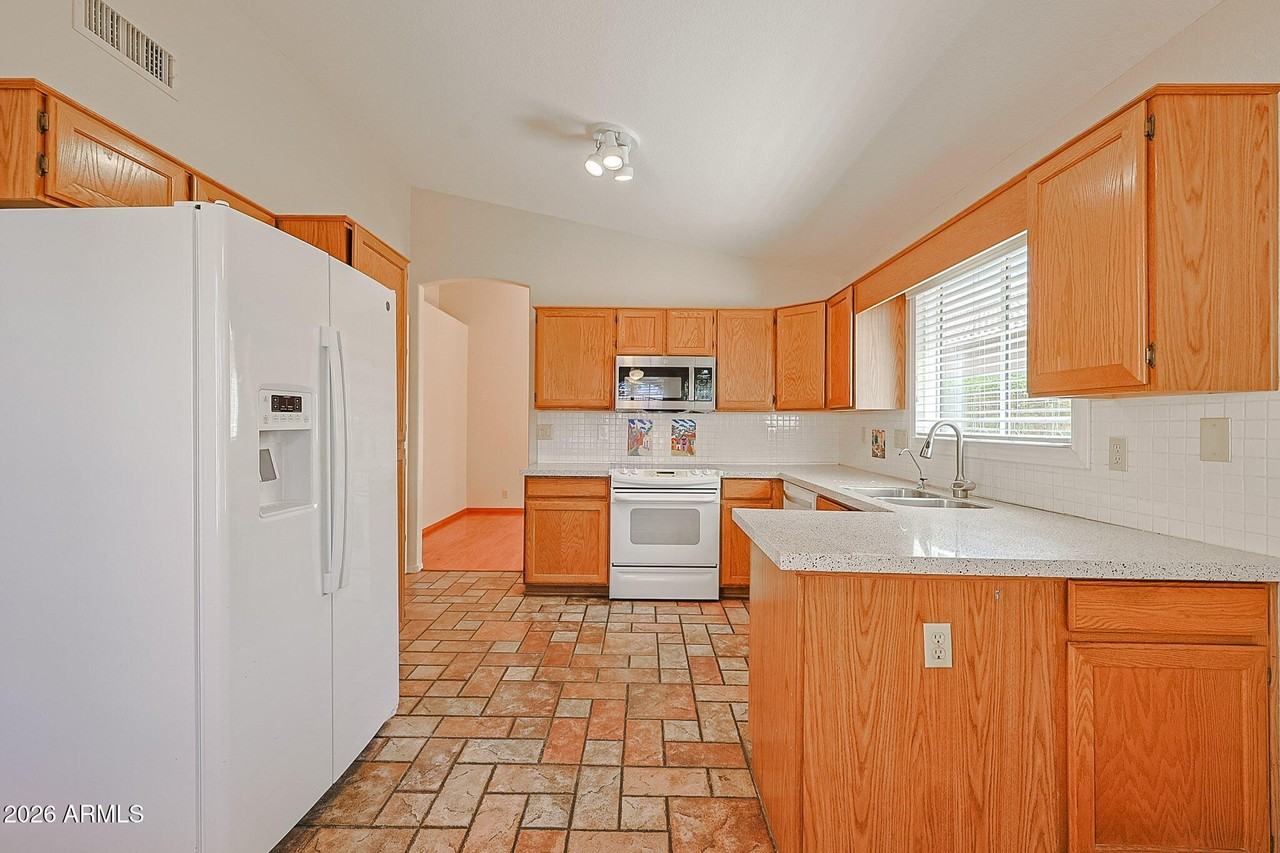 20327 N 106th Ave - Photo 4 of 40