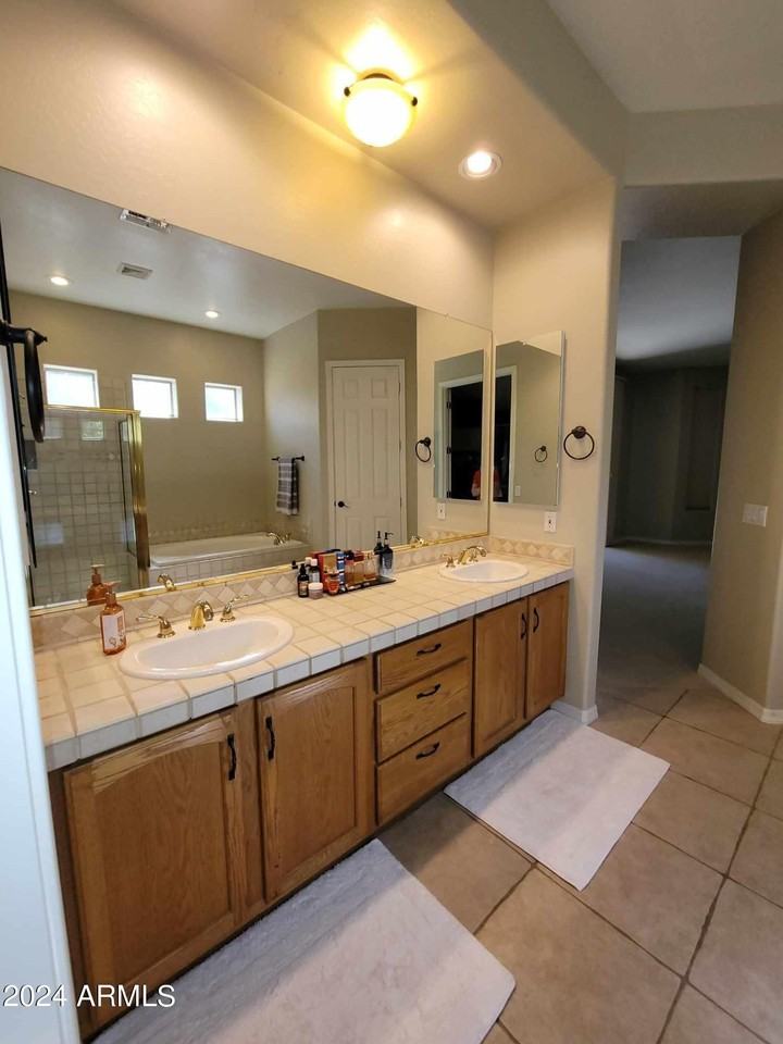 2461 W Marlin Dr - Photo 7 of 42
