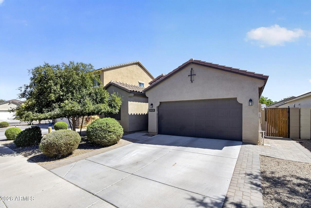4949 E Velasco St - Photo 2 of 30