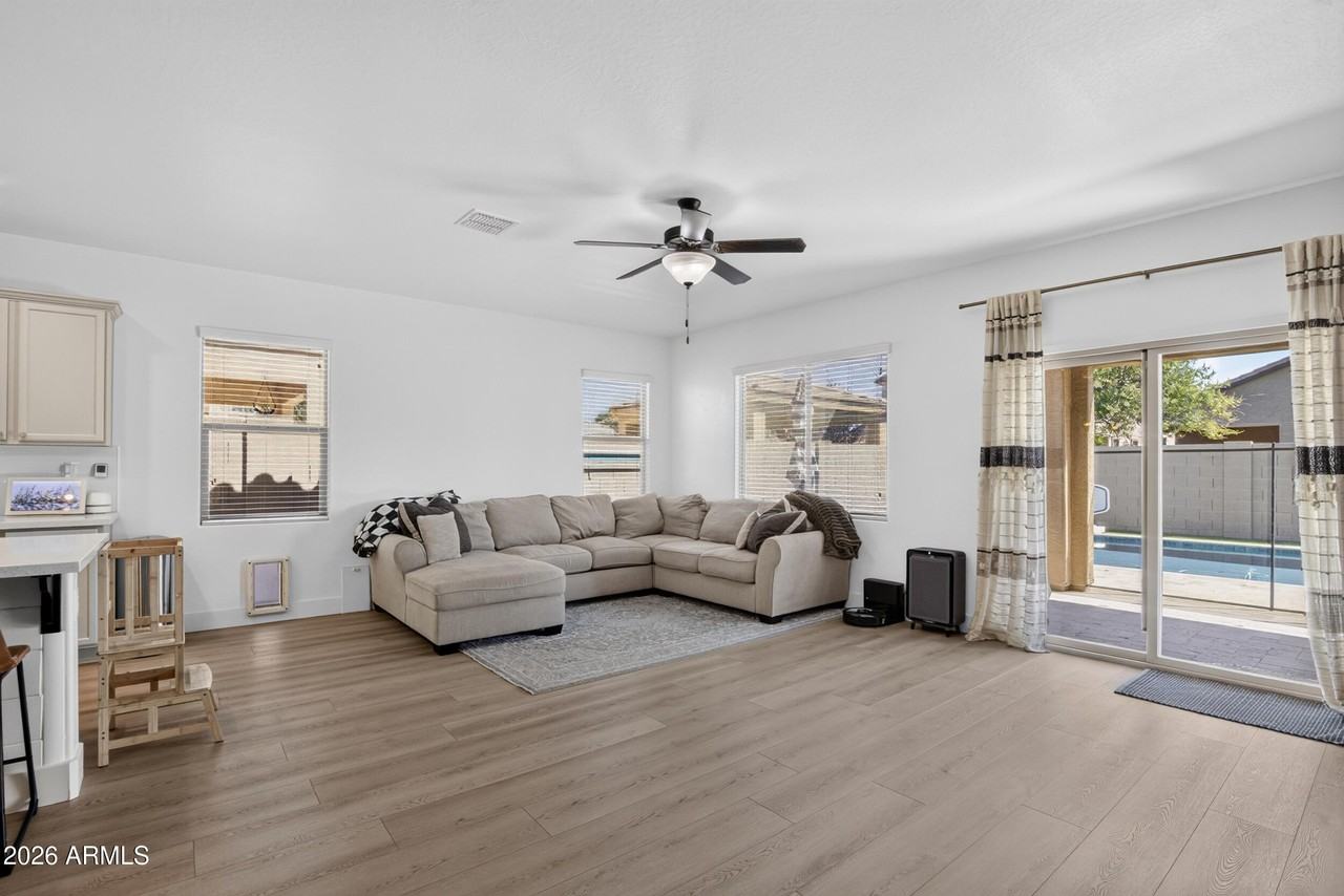 4949 E Velasco St - Photo 7 of 30